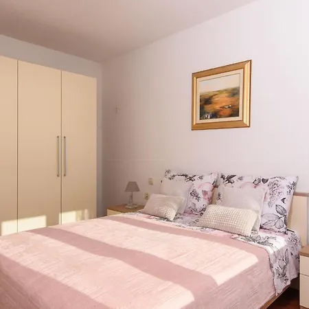 Διαμέρισμα Helli Τρογκίρ