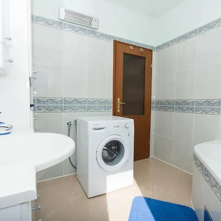 Helli Apartment *